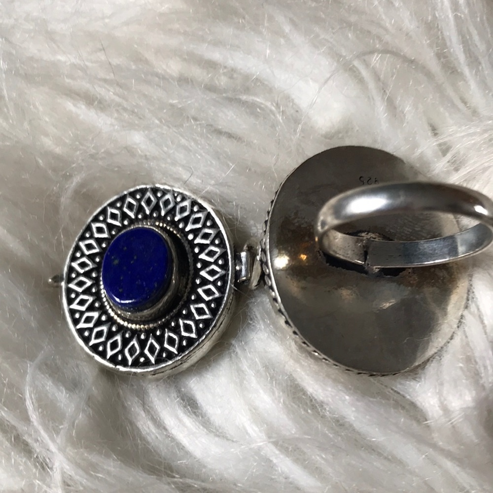 Poison / Pill Box Stash Locket Ring - Picture 2 of 7